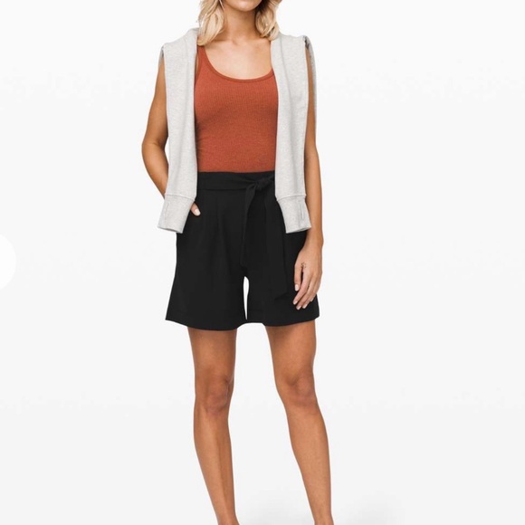 Lululemon Noir Short - Picture 2 of 4